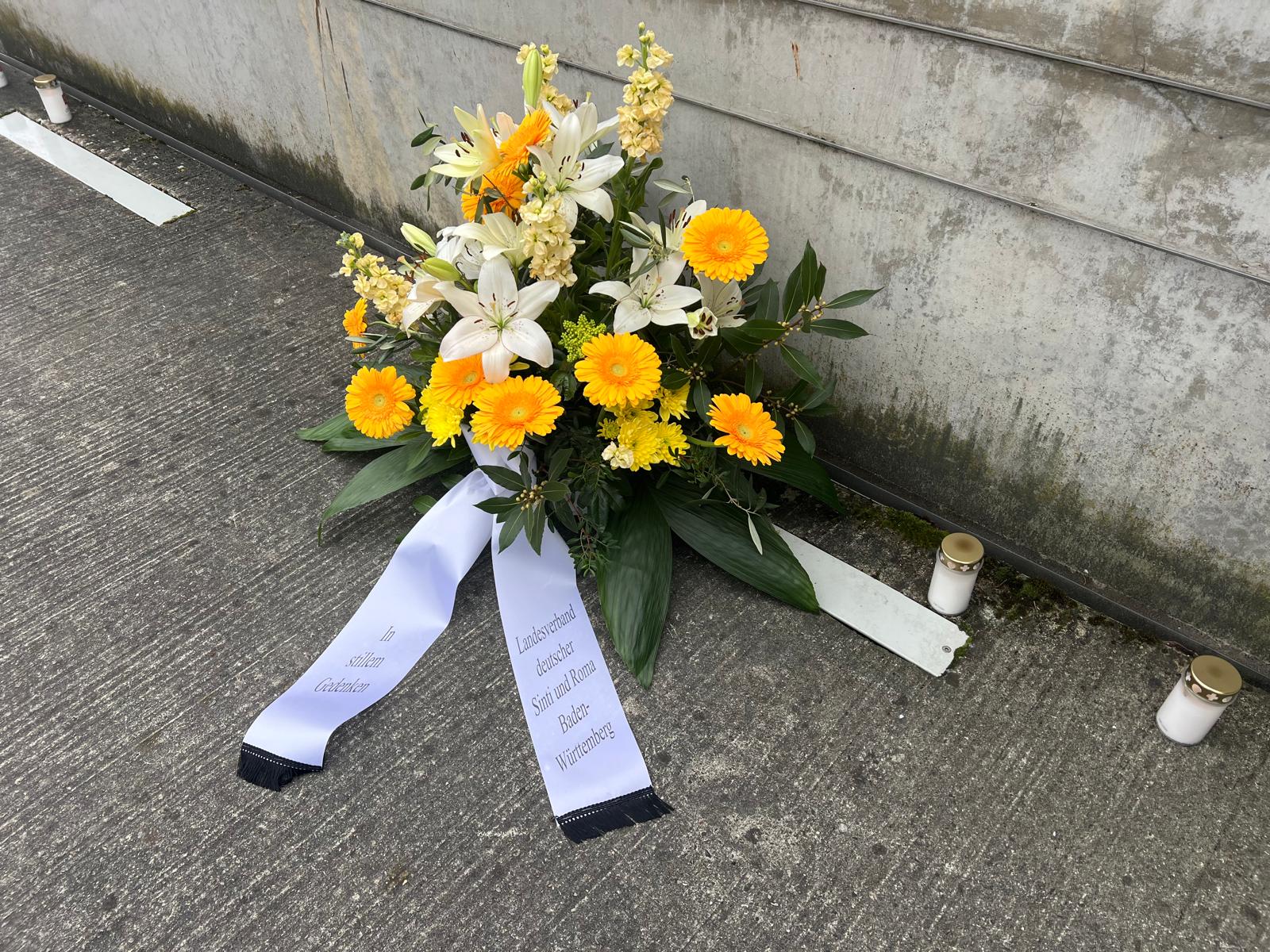 Kranzniederlegung am Mahnmal Stuttgart Nordbahnhof